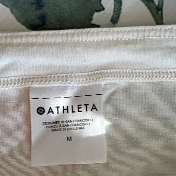 Athleta Cool Down Cream Long Sleeve Top Size M - Picture 5 of 6
